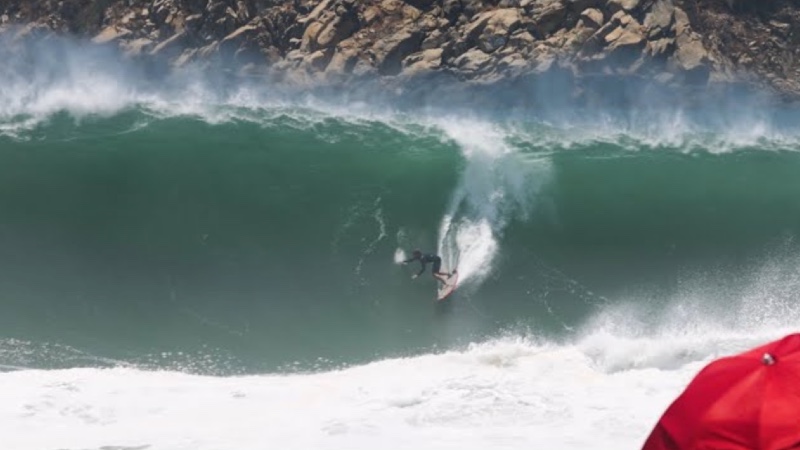 Nathan Florence surfeando Puerto Escondido