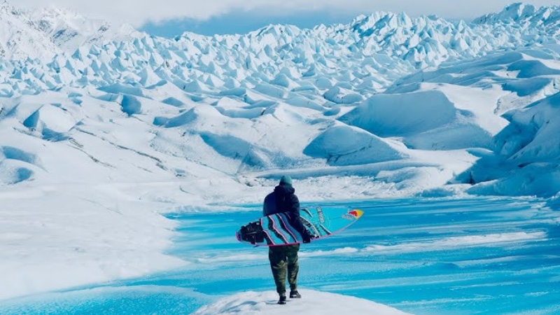 Jamie O'Brien suelto en el hielo de Alaska