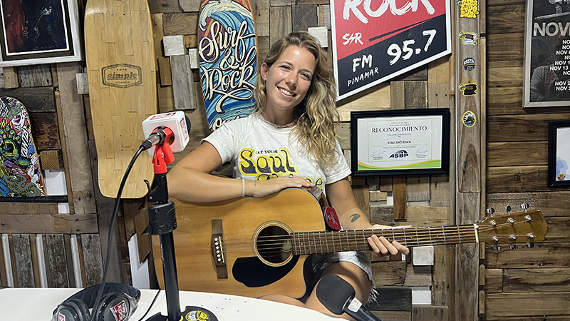 Live streaming: Joaquina Salvador set acústico en Surf & Rock Radio 